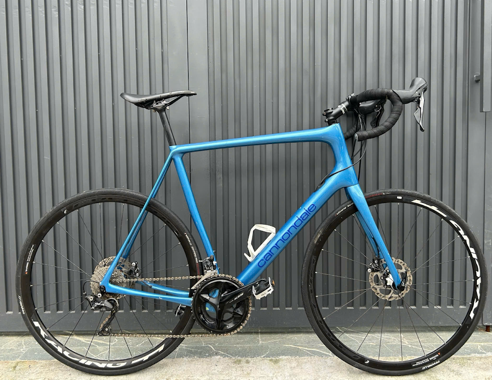 Blue Cannondale XL road bike with disc brakes — rental from Bike Station Saigon for Da Nang 70.3